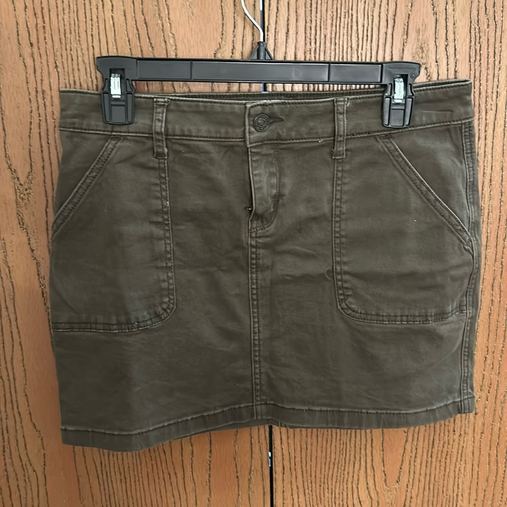 Abercrombie Mini Skirt Green Khaki Utility Pockets Size 6 / 28